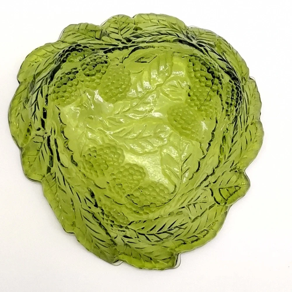 Vintage Indiana Glass Bowl Leaf Loganberry Green Triangular 7